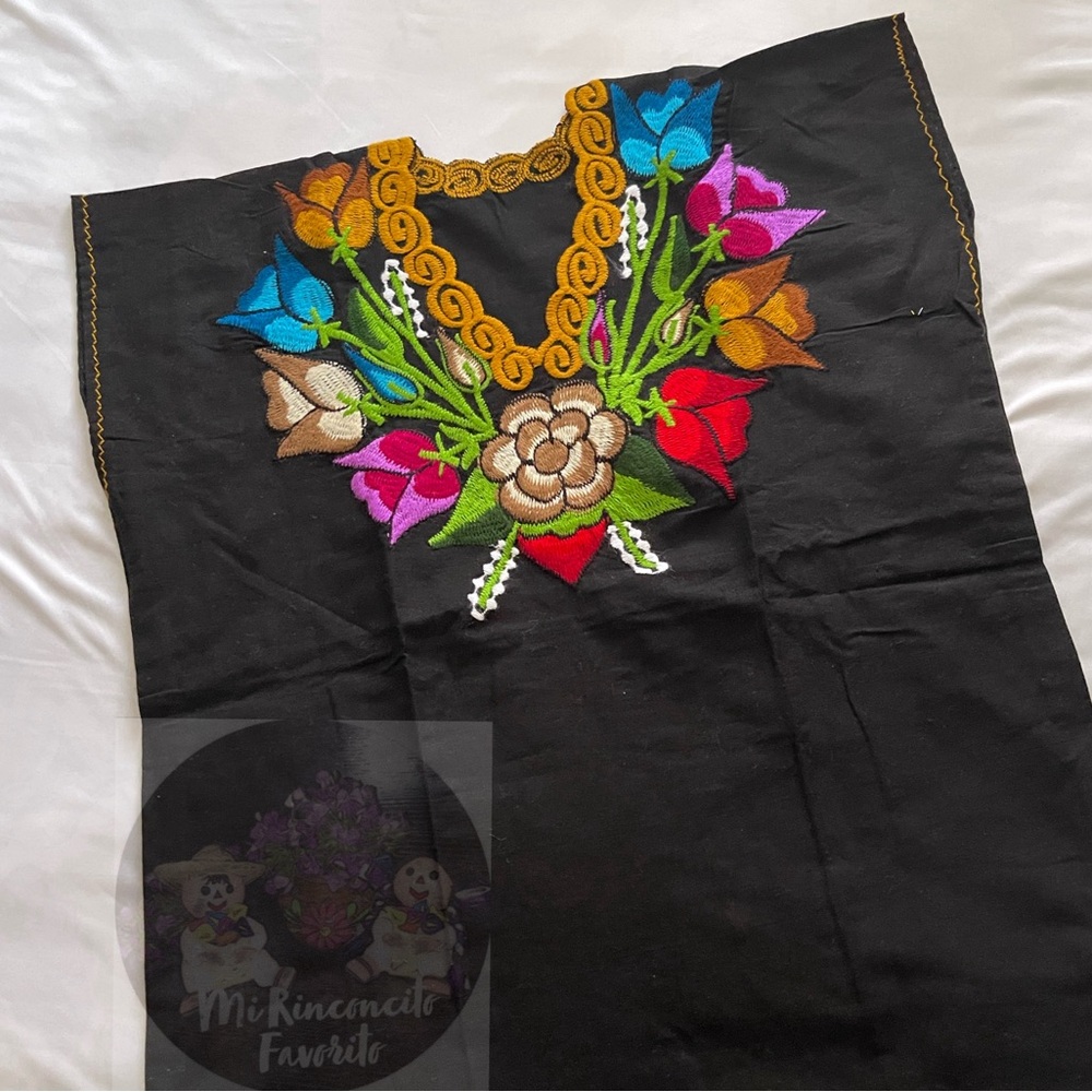 NWOT Embroidered Mexican Blouse